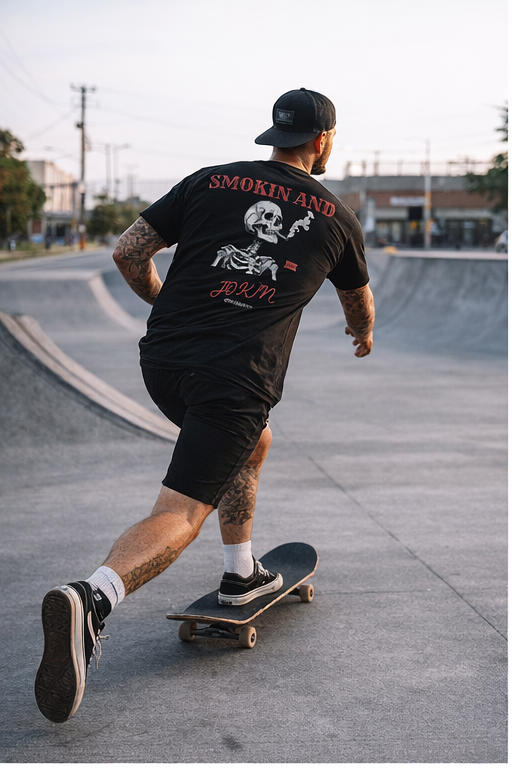 SMOKIN & JOKIN TEE